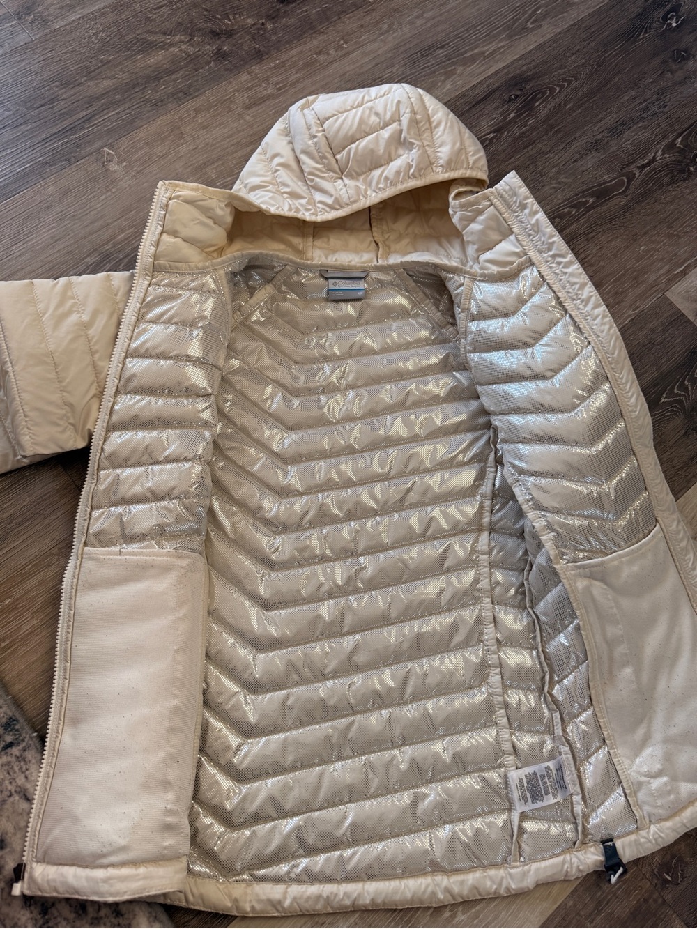 Columbia Women's Cream Quilted Hooded Puffer Jacket - Picture 5 of 5
